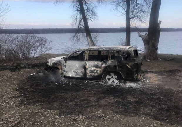 Возможно пропавший: под Днепром нашли сгоревшее авто с телом человека внутри - фото ХД