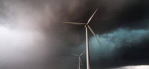 Под Одессой со 130-метрового ветряка упал рабочий: мужчина остался жив