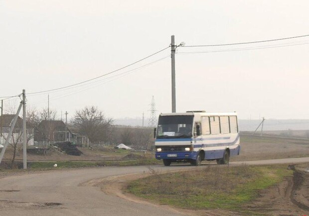 Под Днепром автобусам приходится менять маршруты - фото: poleznaya.dp.ua