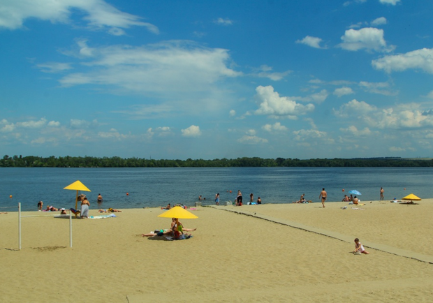 Пляж на Монастырском острове претендует на престижное звание - фото: vgorode.ua