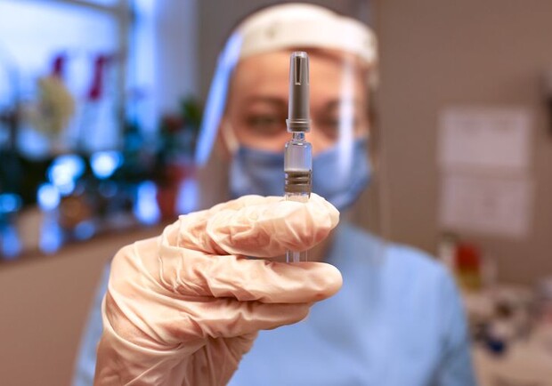 Какие вакцины от коронавируса получит Украина и когда будут поставки. Фото: hromadske.ua