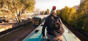 90% ожогов тела: в Одессе подросток взобрался на поезд ради селфи 