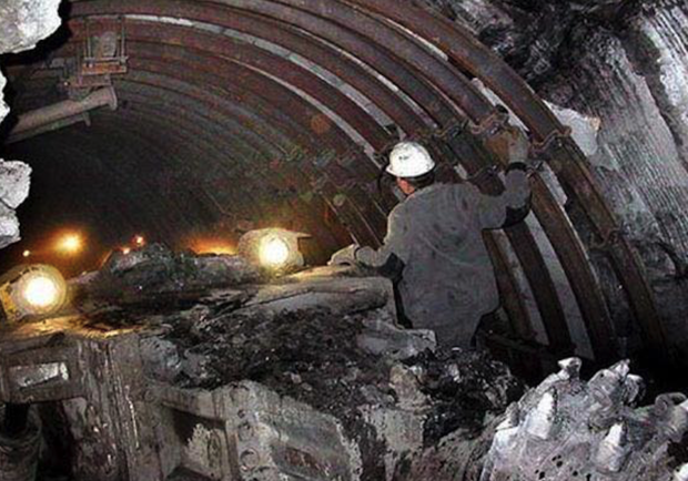 Обвал в шахте в Павлограде: под завалами нашли мертвым молодого отца двоих детей - фото fb Михаил Волынец