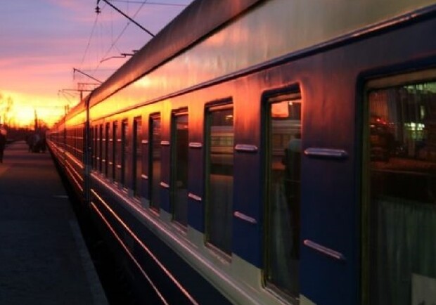 К майским праздникам из Днепра пустят еще один поезд в Харьков - фото: aif.ua