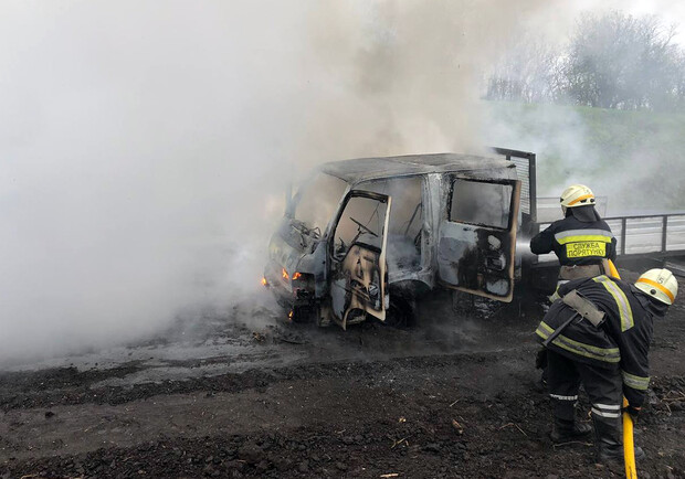 На Криворожском шоссе вспыхнул грузовик- фото: ГСЧС