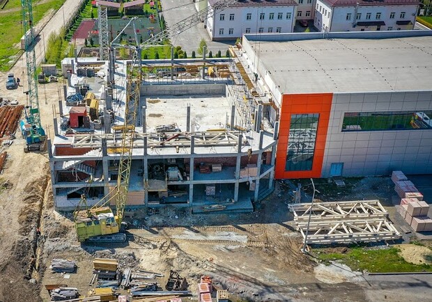 В Слобожанском строят огромный бассейн - фото: adm.dp.gov.ua