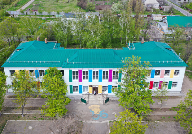 Яркие кабинеты и новый спортзал: как в Днепре реконструируют школу №104 - фото: adm.dp.gov.ua