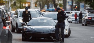 Сделали фото и выписали штраф: в Одессе копы остановили авто за 6 миллионов