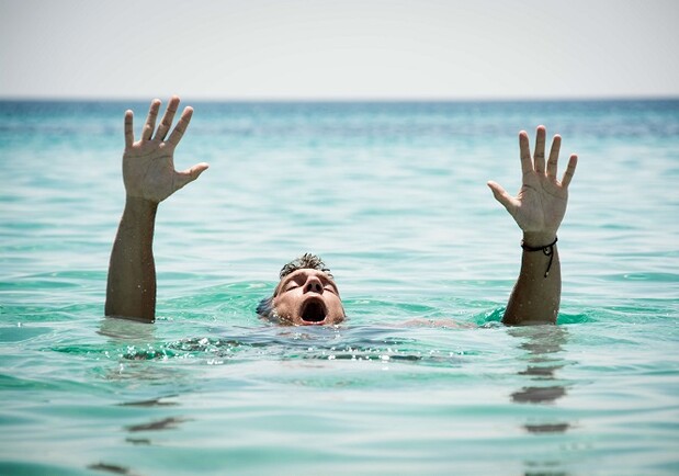На Монастырском острове утонул 20-летний парень - фото: novate