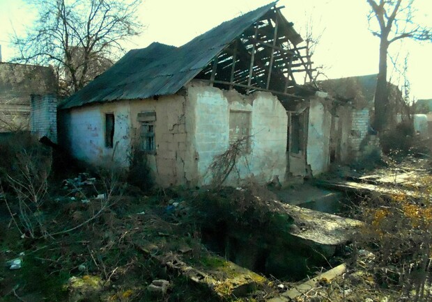 Не для ядерной войны, а для собак: в Днепре снесли дом "с бункером" - фото @shliahovka