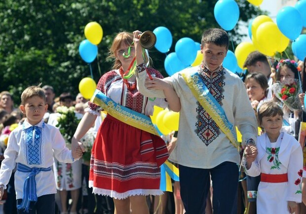 В Днепропетровской области выпустились более 17 тысяч детей - фото: tsn.ua