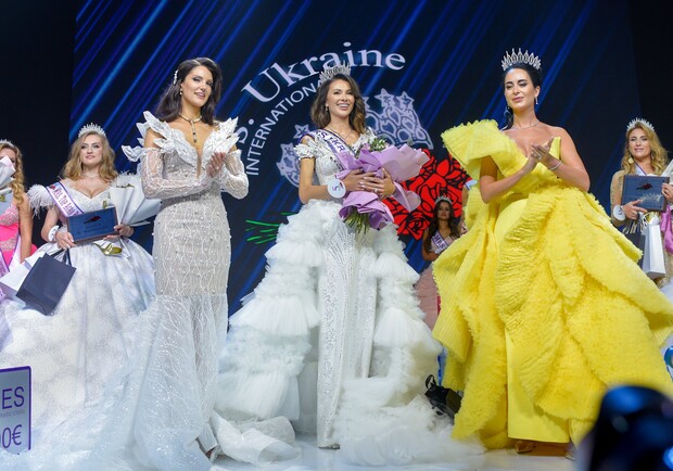 Днепрянка стала самой красивой женщиной Украины - фото: fb Mrs. Ukraine International
