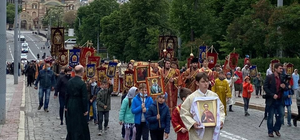 В День защиты детей: в центре Харькова прошел крестный ход