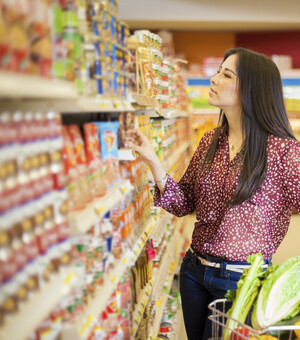 Отравление испорченными продуктами: как защитить здоровье и свои права