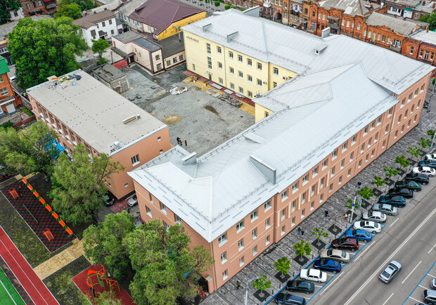 В Днепре завершают реконструкцию гимназии №33 - фото: adm.dp.gov.ua