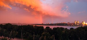Малиновое небо и радуга: в Днепре после грозы наступил невероятный закат (фото)