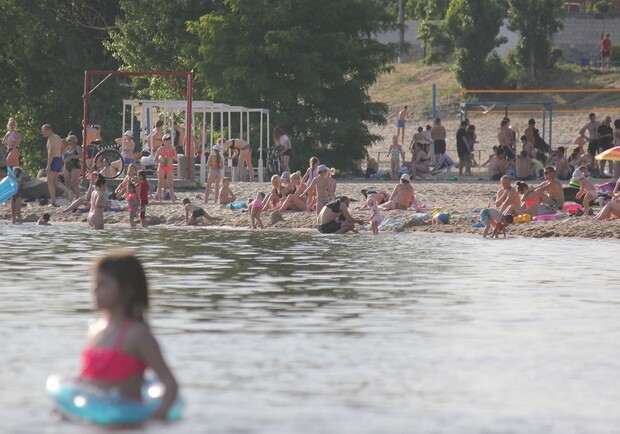 На каких пляжах Днепра и области безопасно купаться - фото: dolc.dp.ua