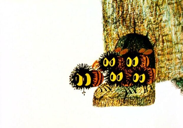 В Днепре стену многоэтажки "захватил" рой диких пчел - фото: кадр из мультфильма "Винни-Пух"