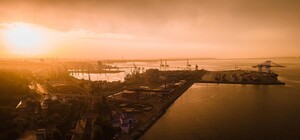 Небо в огне: полюбуйся летним закатом в Одессе с высоты