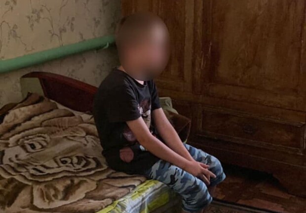 В Кривом Роге отчим посадил 7-летнего ребенка на цепь - фото: fb Олексій Білошицький