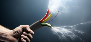 Трагические последствия непогоды: в Одессе молодого мужчину убило током 