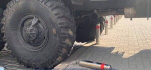 Отказали тормоза: в центре Киева военный грузовик повредил три автомобиля