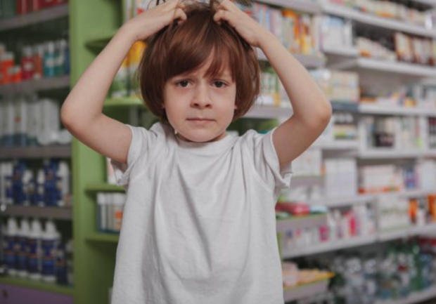 Малого в аптеку не послать: в Украине запретили продавать лекарства детям младше 14 лет - фото depositphotos.com