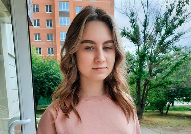 Сломала позвоночник: что сейчас с девочкой, которая выпала с третьего этажа в лагере - фото fb Ольги Левченко