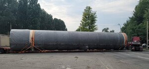 Ничего себе: что вез огромный грузовик, который заблокировал Набережную