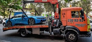 Есть вопросы по эвакуаторам: полиция провела обыски в транспортных предприятиях Киева
