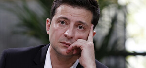 Обижают президента: по Одессе ночью развесили оскорбительные плакаты