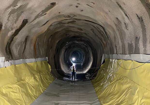 В Днепре устраивают монолитную отделку тоннеля метро - фото: fb Mykhailo Lysenko