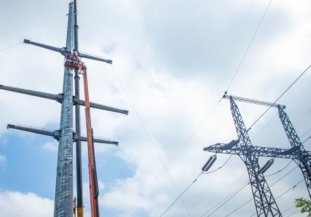 На Днепропетровщине обновляют высоковольтную воздушную линию для более 106 тысяч абонентов - фото