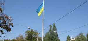 Видеофакт: в Харькове молния ударила в новый флагшток