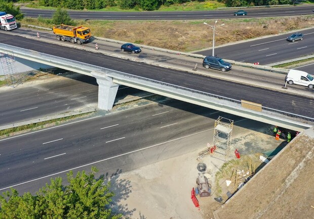 На трассе Днепр-Павлоград ремонтируют 16 мостов - фото ОГА