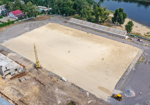 Футбольное поле, беговые дорожки, трибуны: продолжается реконструкция главной арены Новомосковска - фото