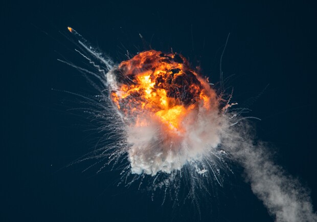 D США в полете взорвалась украинская ракета - фото:  twitter Chris Bergin - NSF