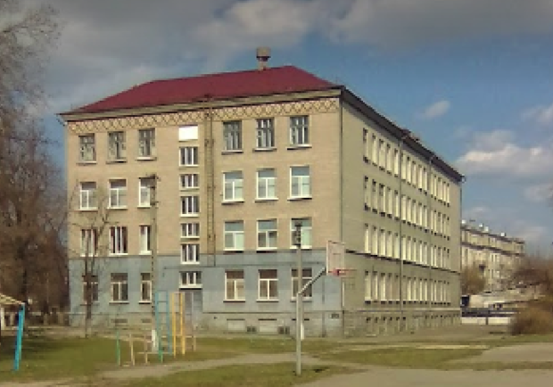 Детей эвакуировали: в Днепре сообщили о заминировании школы - фото GoogleMaps