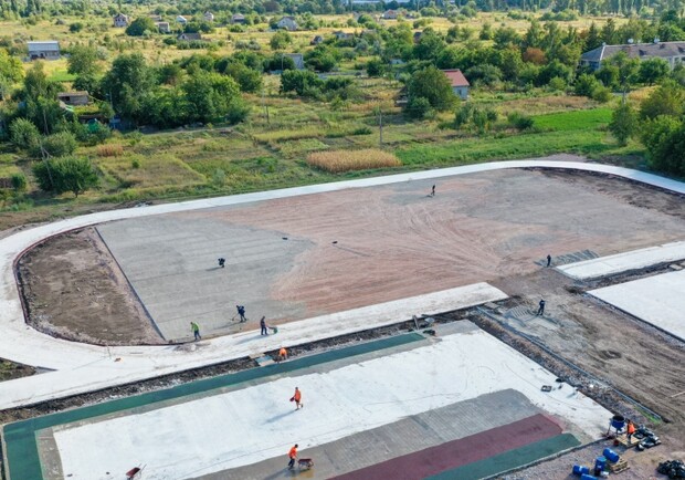 Был пустырь – станет спортплощадка: в Апостолово обновляют стадион лицея №1 - фото