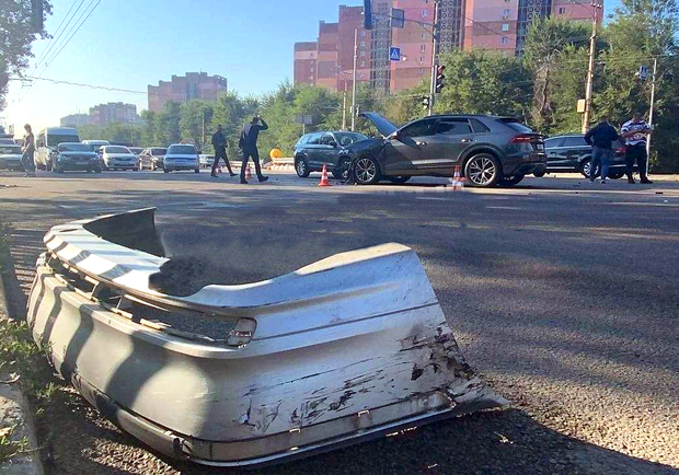 На Запорожском шоссе произошло тройное ДТП - фото: Днепр Оперативный