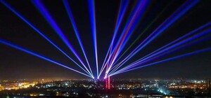 У Дніпрі День міста завершили видовищним світло-лазерним шоу «Dnipro Light Flowers», що претендує стати наймасштабнішою артінсталяцією у світі