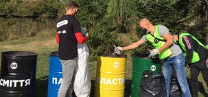 Помахаешь метлой: киевлян зовут присоединиться к масштабному субботнику