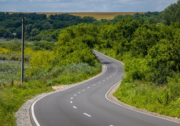 Хороший темп: в этом году на Днепропетровщине отремонтировали 70 км местных дорог - фото