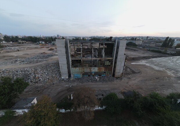 Что построят на месте Метизного завода в Днепре - фото: fb DniproAir