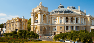 Всего три спектакля на украинском языке: Одесскую оперу обвинили в нарушении закона