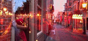 Собрать все стрип-клубы: в Одессе хотят создать 