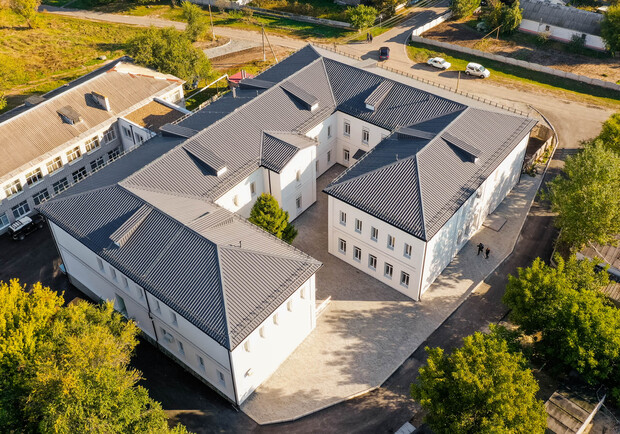 В Сурско-Литовском отремонтировали старейший корпус школы - фото: adm.dp.gov.ua