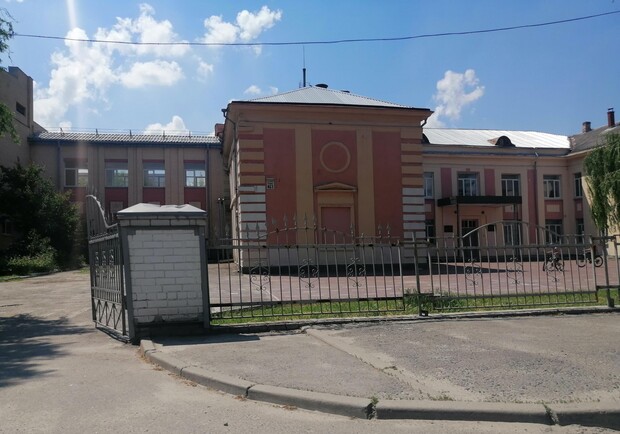 В Днепре 6-классник избил учительницу: появились новые подробности. Фото: 2gis.ua