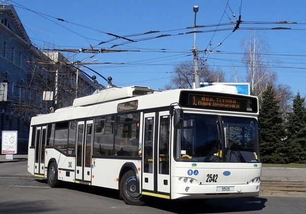 Днепр перешел в "красную" зону: как работает общественный транспорт - фото: горсовет