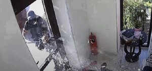 Лежал голый под прицелом: адвокат, дом которого разгромил спецназ, не получил компенсацию